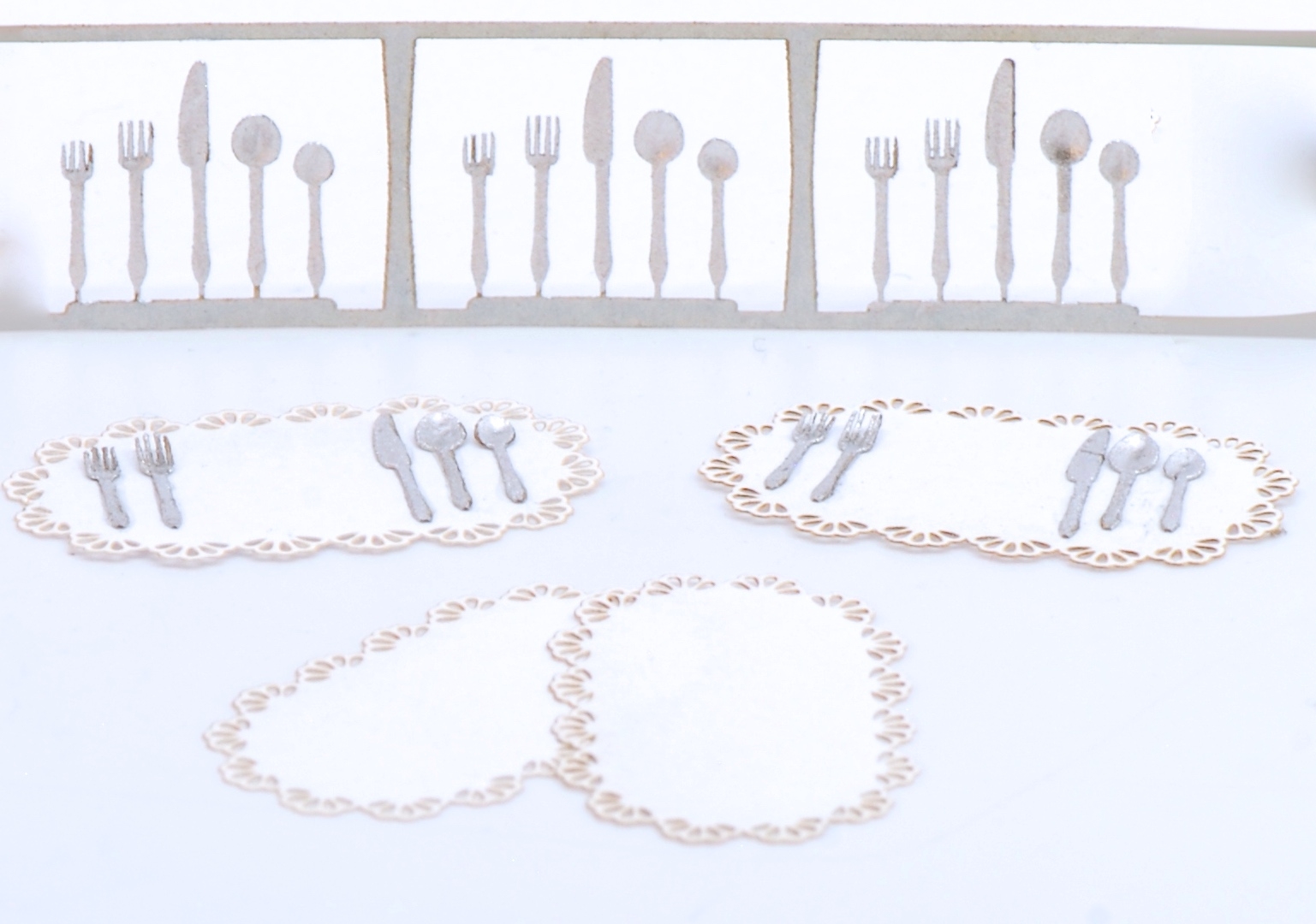 KP1.24 1/12th scale DOLLS HOUSE SILVER COLOURED METAL CUTLERY SET 