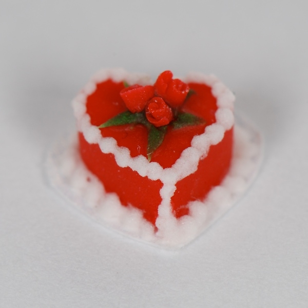 Sweet Décor™ Edible Cake Decorations - Geometric Heart Kit (19 pieces)